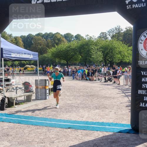 08.09.2024 - Stadtparktriathlon Luisa Fischer http://msf.ph/oto/7036135 08.09.2024 11:25:43 Ziel 278, 304 meine-sportfotos.de
