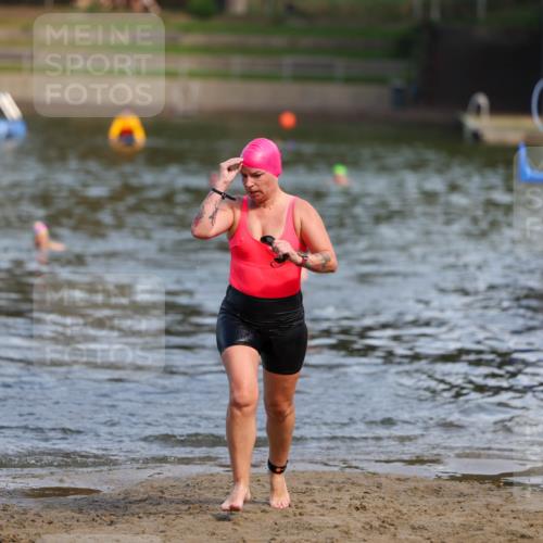 08.09.2024 - Stadtparktriathlon Michael Strokosch http://msf.ph/oto/7036163 08.09.2024 12:17:26 Schwimmen 878, 938 meine-sportfotos.de