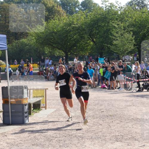 08.09.2024 - Stadtparktriathlon Luisa Fischer http://msf.ph/oto/7036168 08.09.2024 11:26:45 Ziel 323, 346, 357 meine-sportfotos.de