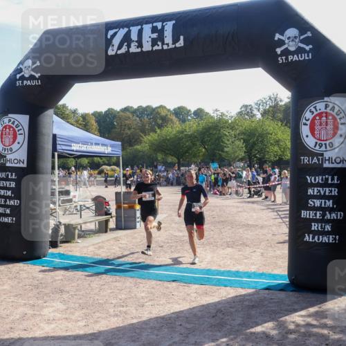 08.09.2024 - Stadtparktriathlon Luisa Fischer http://msf.ph/oto/7036172 08.09.2024 11:26:46 Ziel 323, 346, 357 meine-sportfotos.de