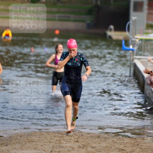 08.09.2024 - Stadtparktriathlon Michael Strokosch http://msf.ph/oto/7036181 08.09.2024 12:17:32 Schwimmen 855, 874, 878 meine-sportfotos.de