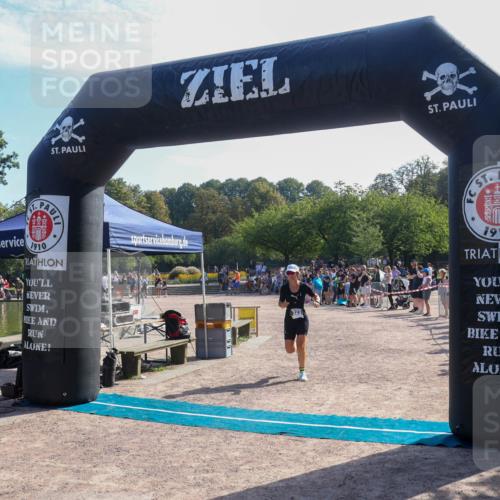 08.09.2024 - Stadtparktriathlon Luisa Fischer http://msf.ph/oto/7036182 08.09.2024 11:26:50 Ziel 323, 346, 357 meine-sportfotos.de