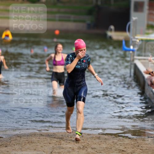 08.09.2024 - Stadtparktriathlon Michael Strokosch http://msf.ph/oto/7036183 08.09.2024 12:17:32 Schwimmen 855, 874, 878 meine-sportfotos.de