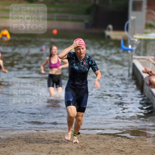 08.09.2024 - Stadtparktriathlon Michael Strokosch http://msf.ph/oto/7036186 08.09.2024 12:17:32 Schwimmen 855, 874, 878 meine-sportfotos.de