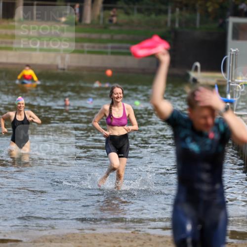 08.09.2024 - Stadtparktriathlon Michael Strokosch http://msf.ph/oto/7036190 08.09.2024 12:17:34 Schwimmen 855, 874, 878 meine-sportfotos.de