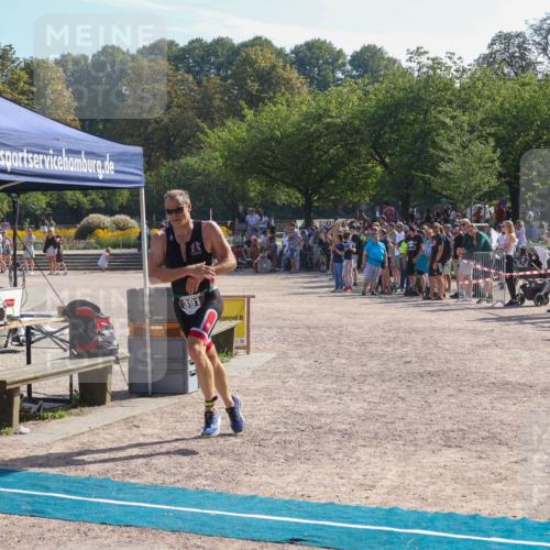 08.09.2024 - Stadtparktriathlon Luisa Fischer http://msf.ph/oto/7036194 08.09.2024 11:26:58 Ziel 323, 391 meine-sportfotos.de