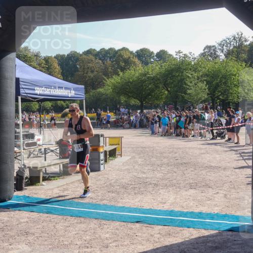 08.09.2024 - Stadtparktriathlon Luisa Fischer http://msf.ph/oto/7036196 08.09.2024 11:26:58 Ziel 323, 391 meine-sportfotos.de