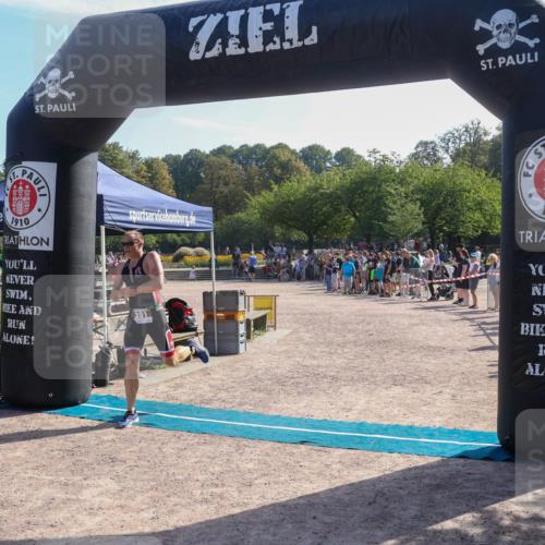 08.09.2024 - Stadtparktriathlon Luisa Fischer http://msf.ph/oto/7036197 08.09.2024 11:26:58 Ziel 323, 391 meine-sportfotos.de