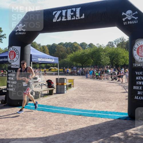 08.09.2024 - Stadtparktriathlon Luisa Fischer http://msf.ph/oto/7036200 08.09.2024 11:26:59 Ziel 391 meine-sportfotos.de