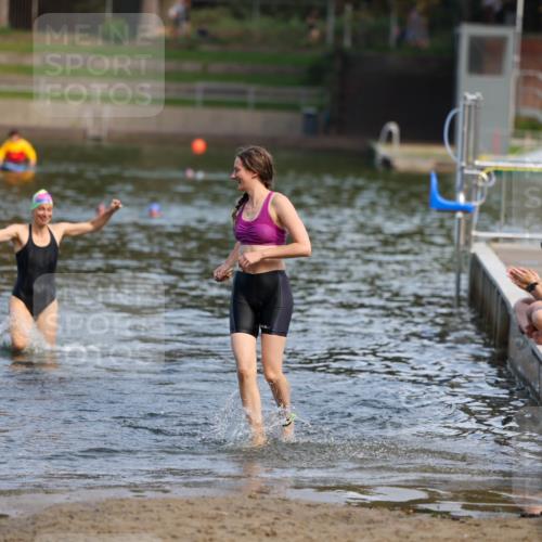 08.09.2024 - Stadtparktriathlon Michael Strokosch http://msf.ph/oto/7036201 08.09.2024 12:17:36 Schwimmen 855, 874, 878 meine-sportfotos.de