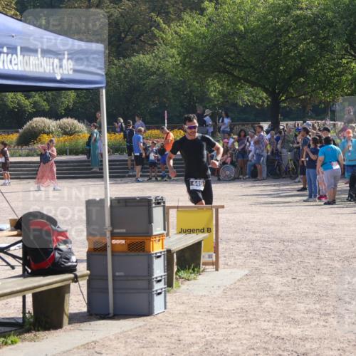 08.09.2024 - Stadtparktriathlon Luisa Fischer http://msf.ph/oto/7036204 08.09.2024 11:27:04 Ziel 391, 449 meine-sportfotos.de