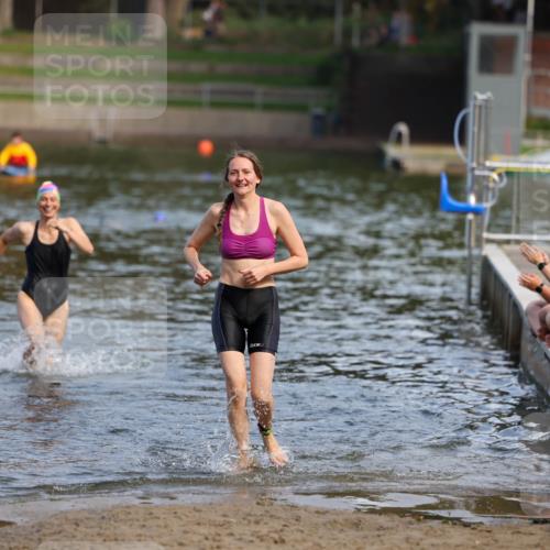 08.09.2024 - Stadtparktriathlon Michael Strokosch http://msf.ph/oto/7036207 08.09.2024 12:17:36 Schwimmen 855, 874, 878 meine-sportfotos.de