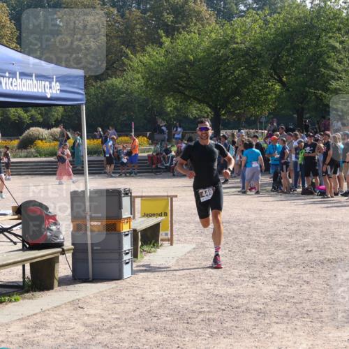 08.09.2024 - Stadtparktriathlon Luisa Fischer http://msf.ph/oto/7036209 08.09.2024 11:27:05 Ziel 391, 449 meine-sportfotos.de