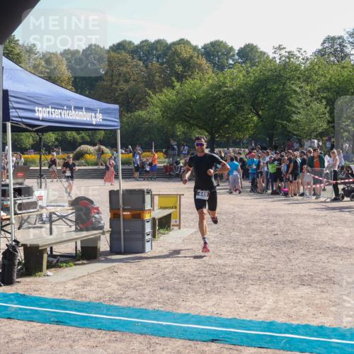 08.09.2024 - Stadtparktriathlon Luisa Fischer http://msf.ph/oto/7036211 08.09.2024 11:27:05 Ziel 391, 449 meine-sportfotos.de