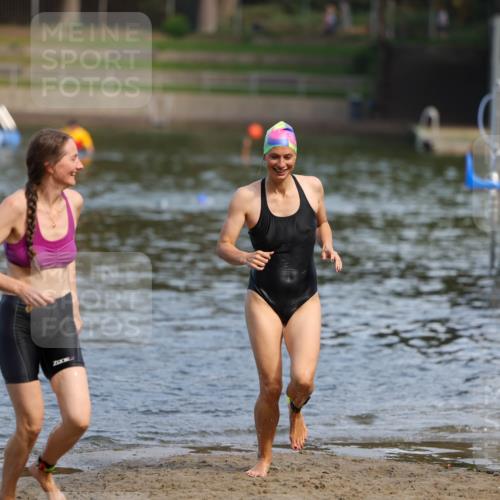 08.09.2024 - Stadtparktriathlon Michael Strokosch http://msf.ph/oto/7036223 08.09.2024 12:17:40 Schwimmen 855, 874 meine-sportfotos.de