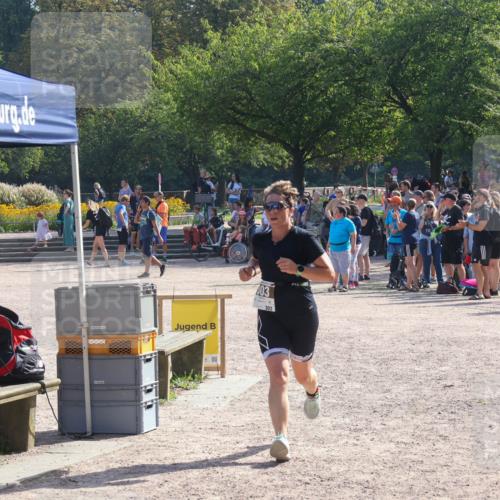 08.09.2024 - Stadtparktriathlon Luisa Fischer http://msf.ph/oto/7036228 08.09.2024 11:27:11 Ziel 303, 313, 449 meine-sportfotos.de