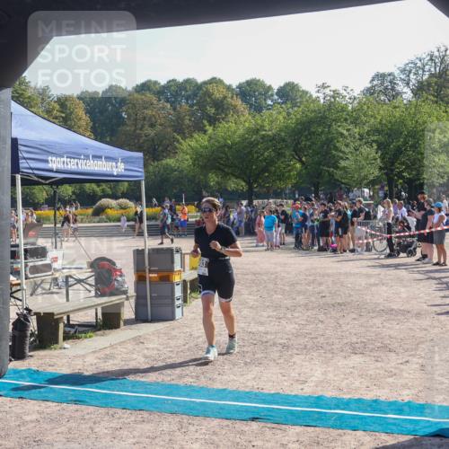 08.09.2024 - Stadtparktriathlon Luisa Fischer http://msf.ph/oto/7036234 08.09.2024 11:27:11 Ziel 303, 313, 449 meine-sportfotos.de
