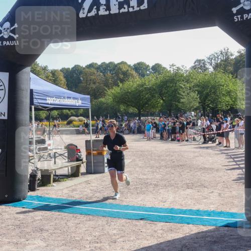 08.09.2024 - Stadtparktriathlon Luisa Fischer http://msf.ph/oto/7036236 08.09.2024 11:27:11 Ziel 303, 313, 449 meine-sportfotos.de