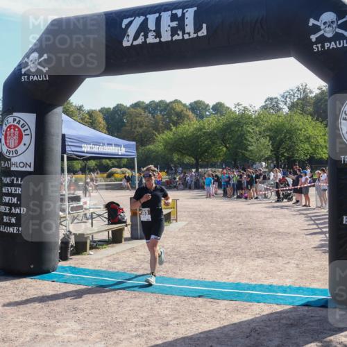 08.09.2024 - Stadtparktriathlon Luisa Fischer http://msf.ph/oto/7036238 08.09.2024 11:27:12 Ziel 303, 313, 449 meine-sportfotos.de