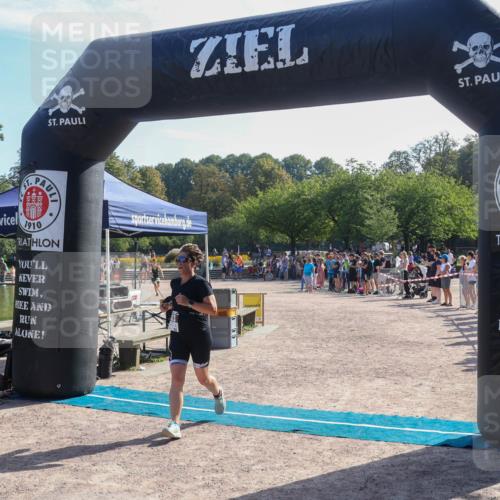 08.09.2024 - Stadtparktriathlon Luisa Fischer http://msf.ph/oto/7036239 08.09.2024 11:27:12 Ziel 303, 313, 449 meine-sportfotos.de