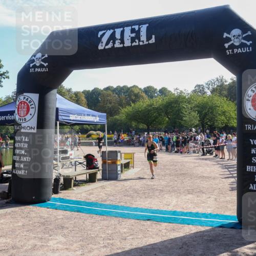 08.09.2024 - Stadtparktriathlon Luisa Fischer http://msf.ph/oto/7036246 08.09.2024 11:27:16 Ziel 303, 313, 348 meine-sportfotos.de