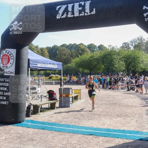 08.09.2024 - Stadtparktriathlon Luisa Fischer http://msf.ph/oto/7036248 08.09.2024 11:27:16 Ziel 303, 313, 348 meine-sportfotos.de