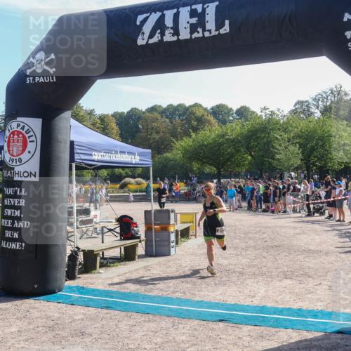 08.09.2024 - Stadtparktriathlon Luisa Fischer http://msf.ph/oto/7036251 08.09.2024 11:27:17 Ziel 303, 313, 348 meine-sportfotos.de