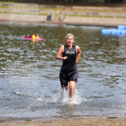 08.09.2024 - Stadtparktriathlon Michael Strokosch http://msf.ph/oto/7036253 08.09.2024 12:18:17 Schwimmen 882, 896, 898 meine-sportfotos.de
