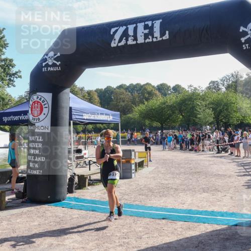 08.09.2024 - Stadtparktriathlon Luisa Fischer http://msf.ph/oto/7036256 08.09.2024 11:27:18 Ziel 303, 313, 348 meine-sportfotos.de