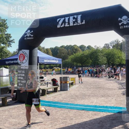 08.09.2024 - Stadtparktriathlon Luisa Fischer http://msf.ph/oto/7036257 08.09.2024 11:27:18 Ziel 303, 313, 348 meine-sportfotos.de