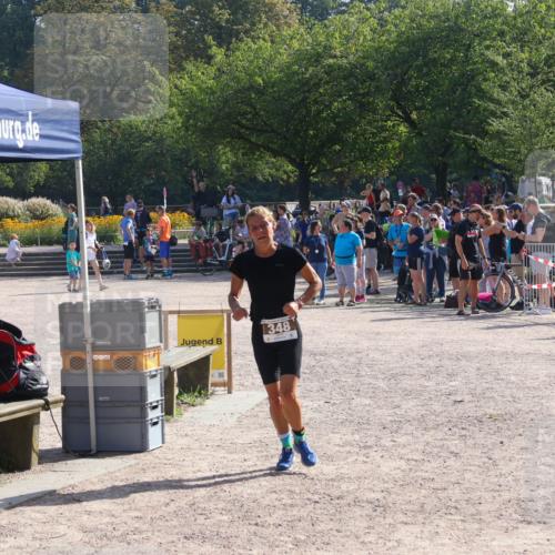 08.09.2024 - Stadtparktriathlon Luisa Fischer http://msf.ph/oto/7036261 08.09.2024 11:27:20 Ziel 313, 348 meine-sportfotos.de