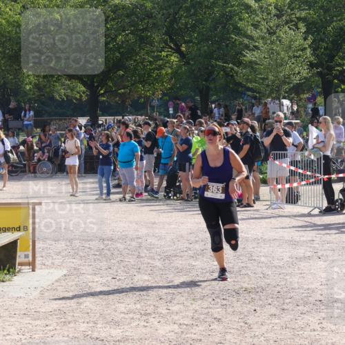 08.09.2024 - Stadtparktriathlon Luisa Fischer http://msf.ph/oto/7036278 08.09.2024 11:27:33 Ziel 363 meine-sportfotos.de