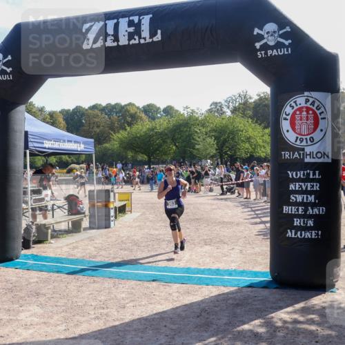 08.09.2024 - Stadtparktriathlon Luisa Fischer http://msf.ph/oto/7036289 08.09.2024 11:27:34 Ziel 363 meine-sportfotos.de