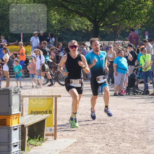 08.09.2024 - Stadtparktriathlon Luisa Fischer http://msf.ph/oto/7036311 08.09.2024 11:27:44 Ziel 43, 308, 321 meine-sportfotos.de