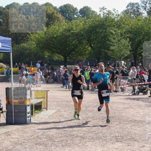 08.09.2024 - Stadtparktriathlon Luisa Fischer http://msf.ph/oto/7036316 08.09.2024 11:27:46 Ziel 43, 308, 321 meine-sportfotos.de