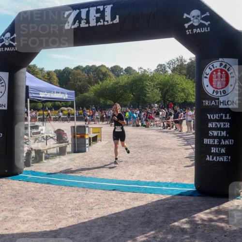 08.09.2024 - Stadtparktriathlon Luisa Fischer http://msf.ph/oto/7036339 08.09.2024 11:28:26 Ziel 349 meine-sportfotos.de