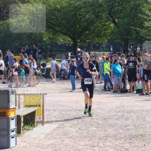 08.09.2024 - Stadtparktriathlon Luisa Fischer http://msf.ph/oto/7036345 08.09.2024 11:28:44 Ziel 1936 meine-sportfotos.de