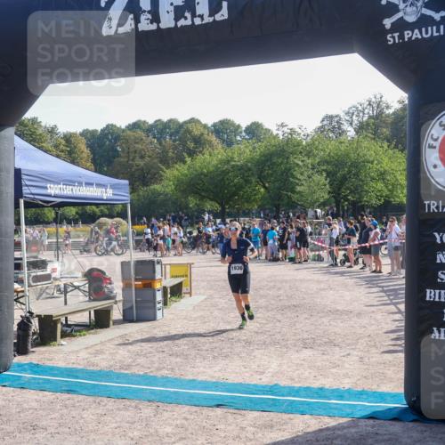 08.09.2024 - Stadtparktriathlon Luisa Fischer http://msf.ph/oto/7036348 08.09.2024 11:28:45 Ziel 1936 meine-sportfotos.de
