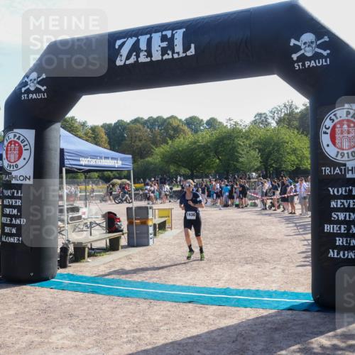 08.09.2024 - Stadtparktriathlon Luisa Fischer http://msf.ph/oto/7036349 08.09.2024 11:28:46 Ziel 1936 meine-sportfotos.de