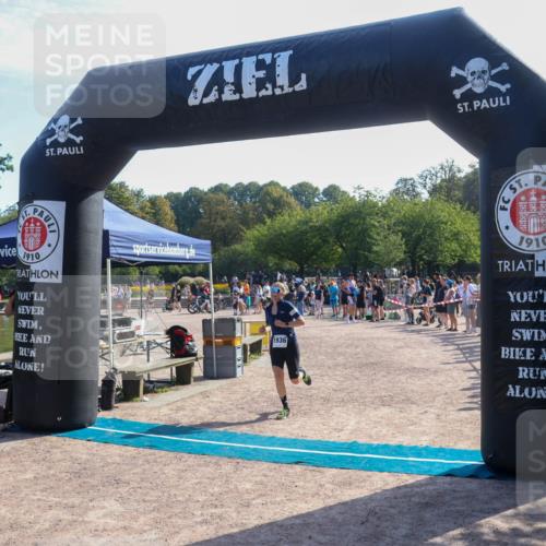 08.09.2024 - Stadtparktriathlon Luisa Fischer http://msf.ph/oto/7036350 08.09.2024 11:28:46 Ziel 1936 meine-sportfotos.de