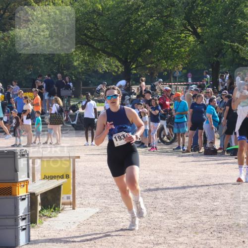 08.09.2024 - Stadtparktriathlon Luisa Fischer http://msf.ph/oto/7036356 08.09.2024 11:28:52 Ziel 1936, 1937 meine-sportfotos.de