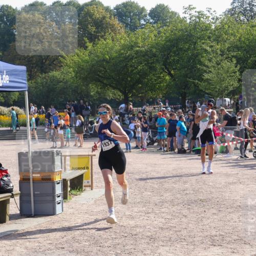 08.09.2024 - Stadtparktriathlon Luisa Fischer http://msf.ph/oto/7036358 08.09.2024 11:28:53 Ziel 1936, 1937 meine-sportfotos.de