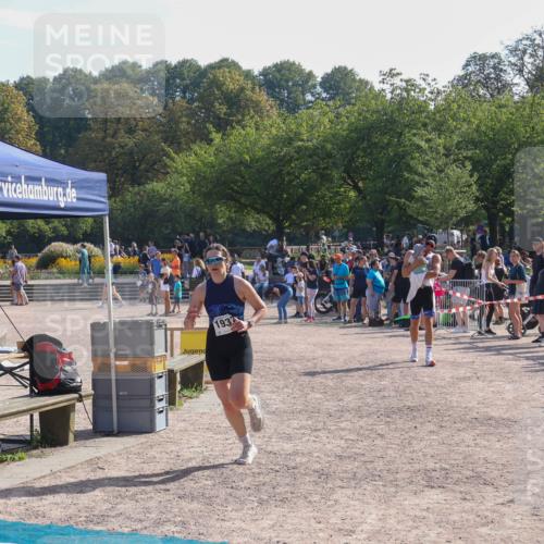 08.09.2024 - Stadtparktriathlon Luisa Fischer http://msf.ph/oto/7036359 08.09.2024 11:28:53 Ziel 1936, 1937 meine-sportfotos.de
