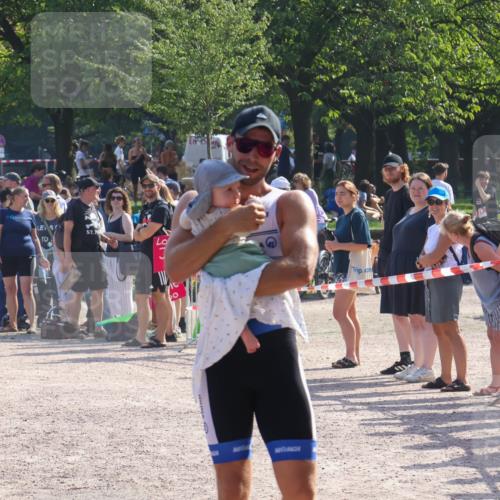 08.09.2024 - Stadtparktriathlon Luisa Fischer http://msf.ph/oto/7036369 08.09.2024 11:28:58 Ziel 435, 1937 meine-sportfotos.de
