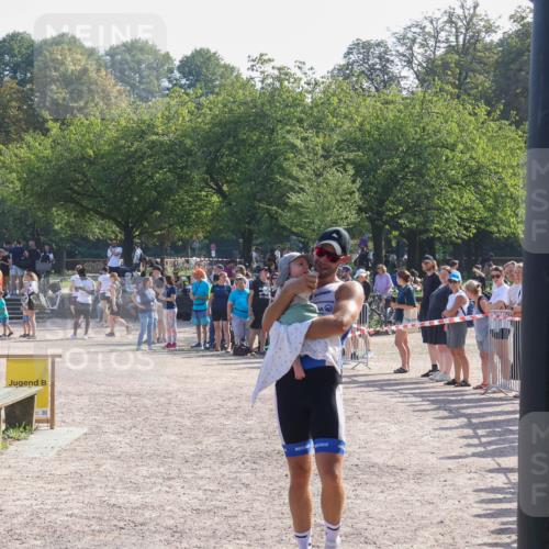 08.09.2024 - Stadtparktriathlon Luisa Fischer http://msf.ph/oto/7036375 08.09.2024 11:29:00 Ziel 386, 435, 1937 meine-sportfotos.de