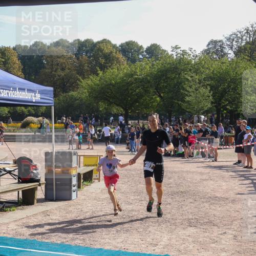 08.09.2024 - Stadtparktriathlon Luisa Fischer http://msf.ph/oto/7036416 08.09.2024 11:29:28 Ziel 407 meine-sportfotos.de