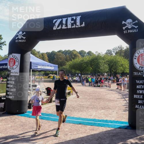 08.09.2024 - Stadtparktriathlon Luisa Fischer http://msf.ph/oto/7036422 08.09.2024 11:29:29 Ziel 407 meine-sportfotos.de