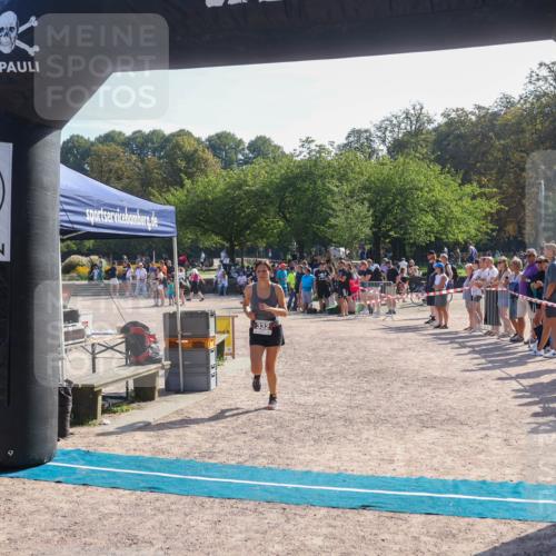 08.09.2024 - Stadtparktriathlon Luisa Fischer http://msf.ph/oto/7036426 08.09.2024 11:29:55 Ziel 332 meine-sportfotos.de