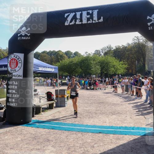 08.09.2024 - Stadtparktriathlon Luisa Fischer http://msf.ph/oto/7036427 08.09.2024 11:29:56 Ziel 332 meine-sportfotos.de