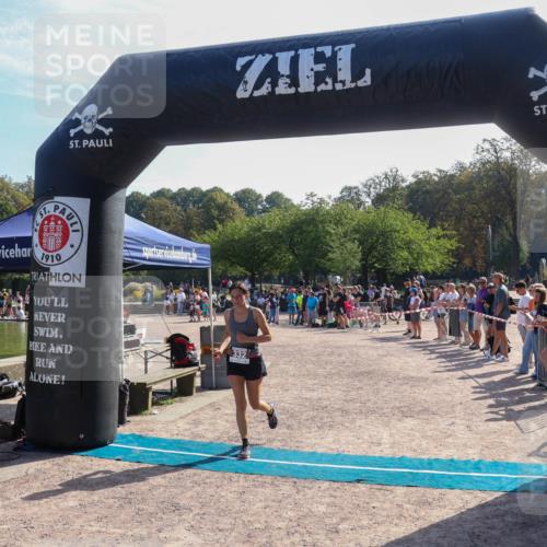 08.09.2024 - Stadtparktriathlon Luisa Fischer http://msf.ph/oto/7036430 08.09.2024 11:29:56 Ziel 332 meine-sportfotos.de